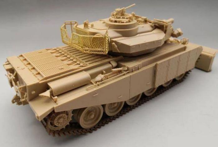 Amusing Hobby 35A035 1/35 Centurion Mk.5 AVRE