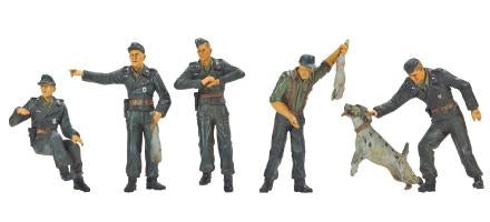 HUNTING CREW-5 FIGURES W/ DOG & RABBITS