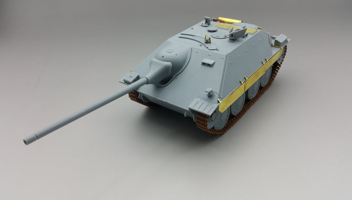 Amusing Hobby 35A021 1/35 Jagdpanzer 38(D)